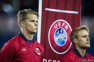 Xavi Simons, Velz trong danh sách viện trợ của Bayern